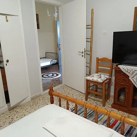 Holiday home Kleris 3 *
